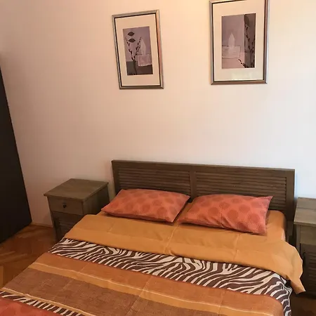 Apartament Tudor * Brassó